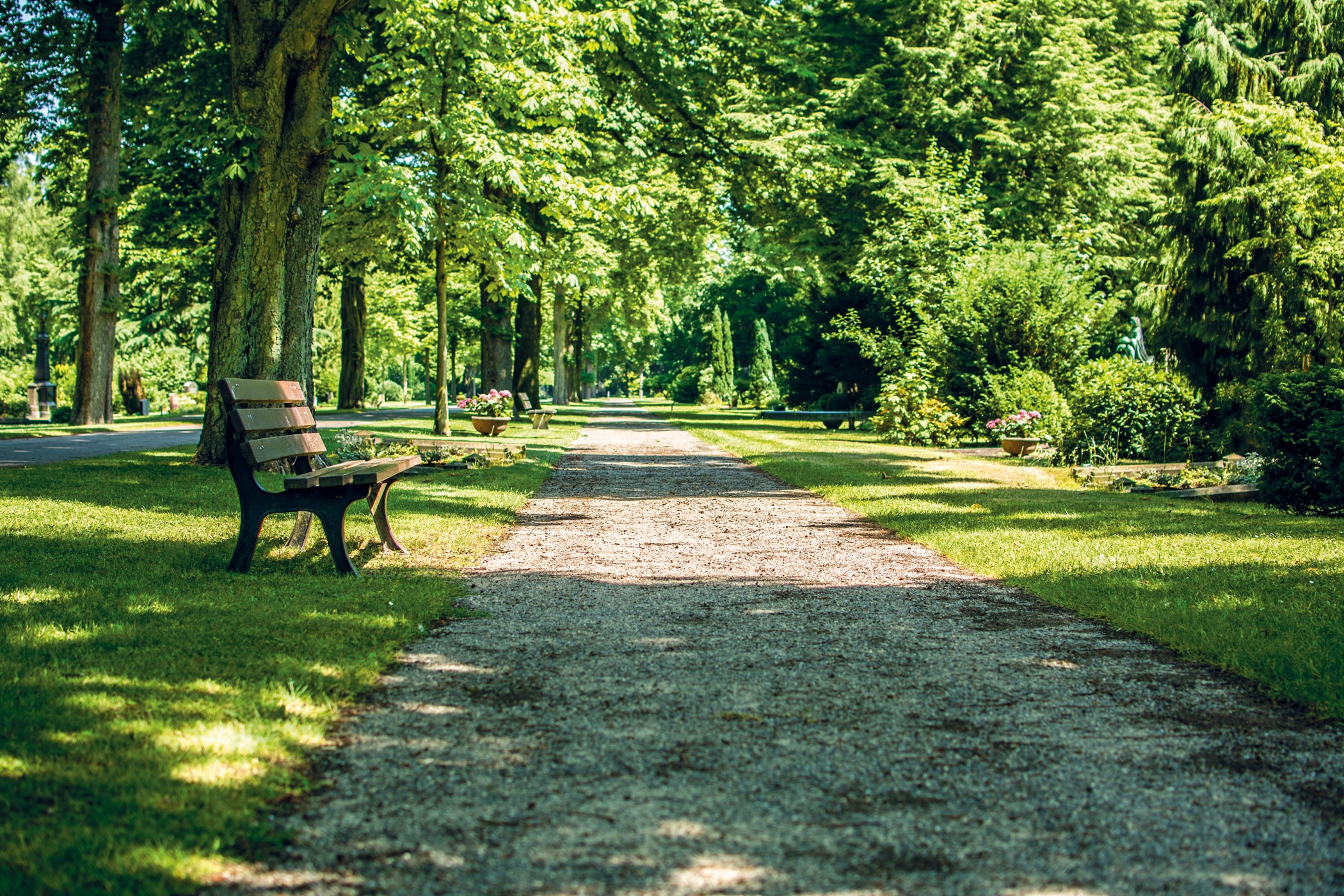 Bank auf dem Friedhof